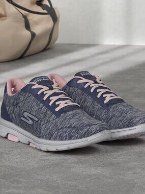 Like new Skechers Women's Go walk 5-true